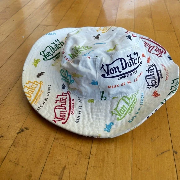 Von Dutch | Accessories | Von Dutch White All Over Bucket  display picture 3